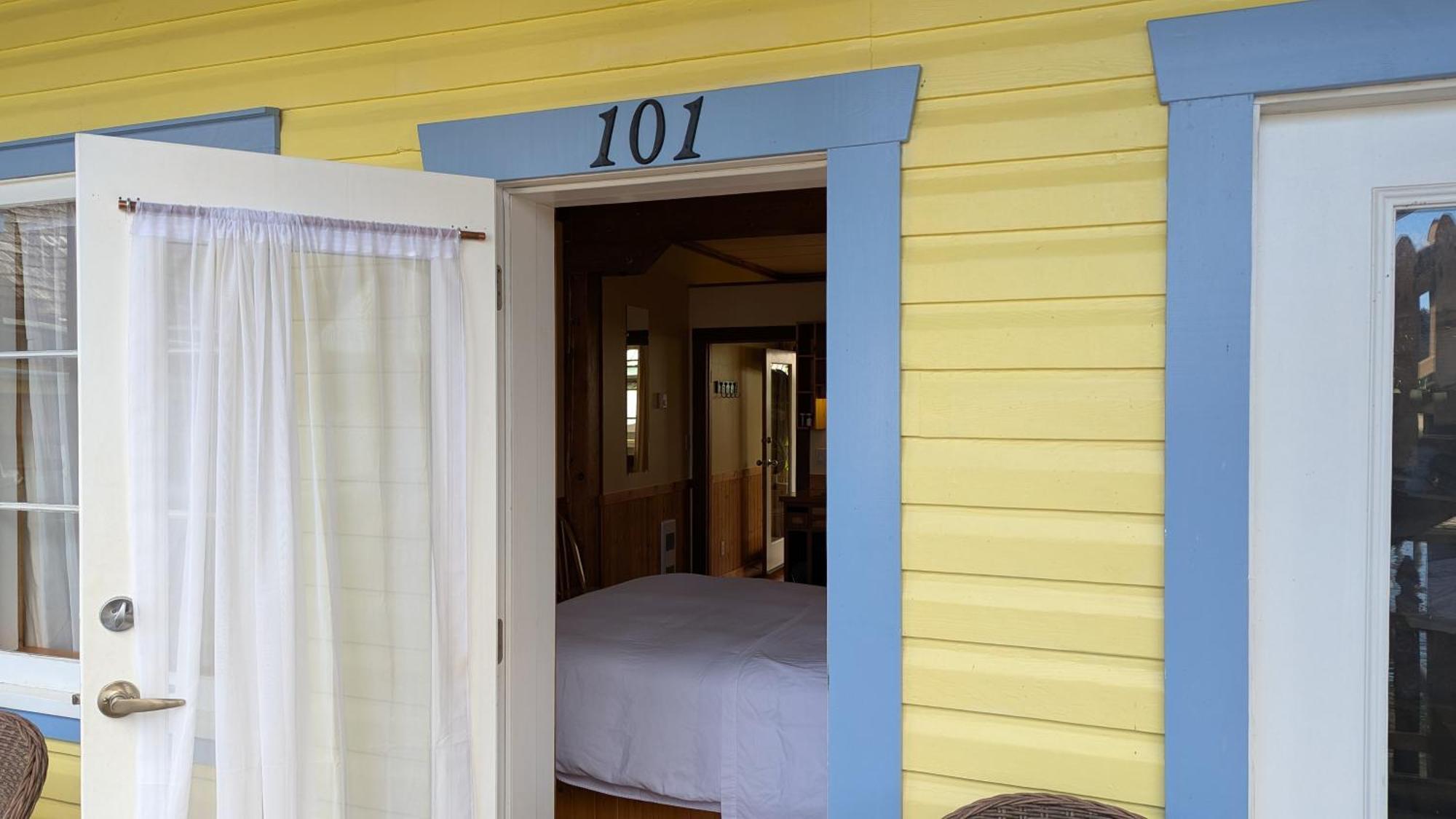 Seine Boat Inn Alert Bay Luaran gambar