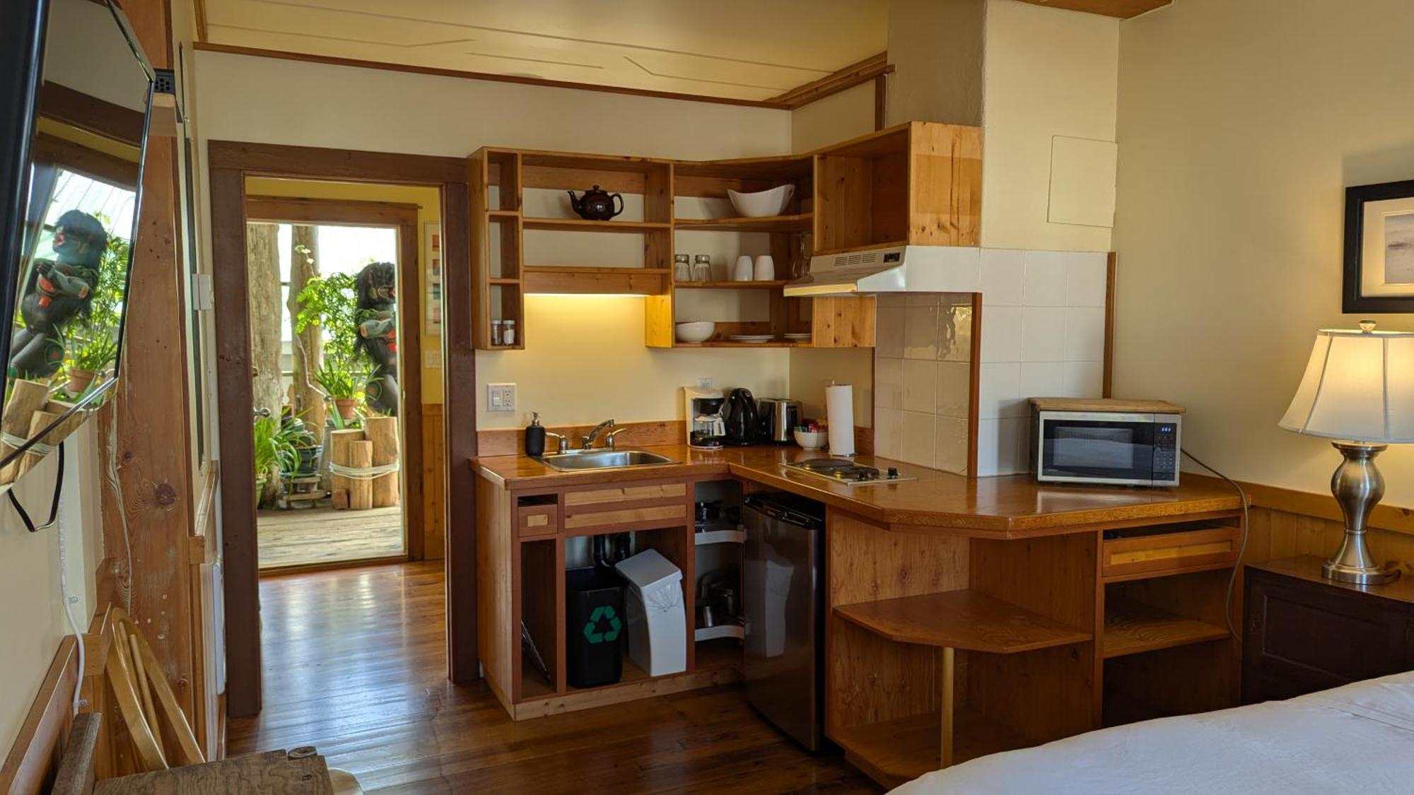Seine Boat Inn Alert Bay Luaran gambar