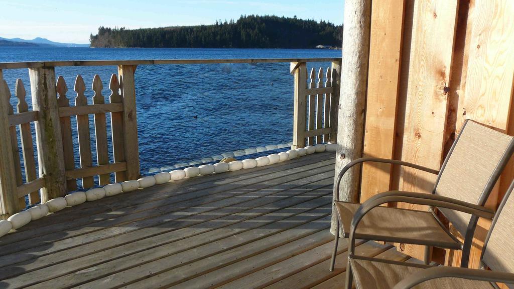 Seine Boat Inn Alert Bay Bilik gambar