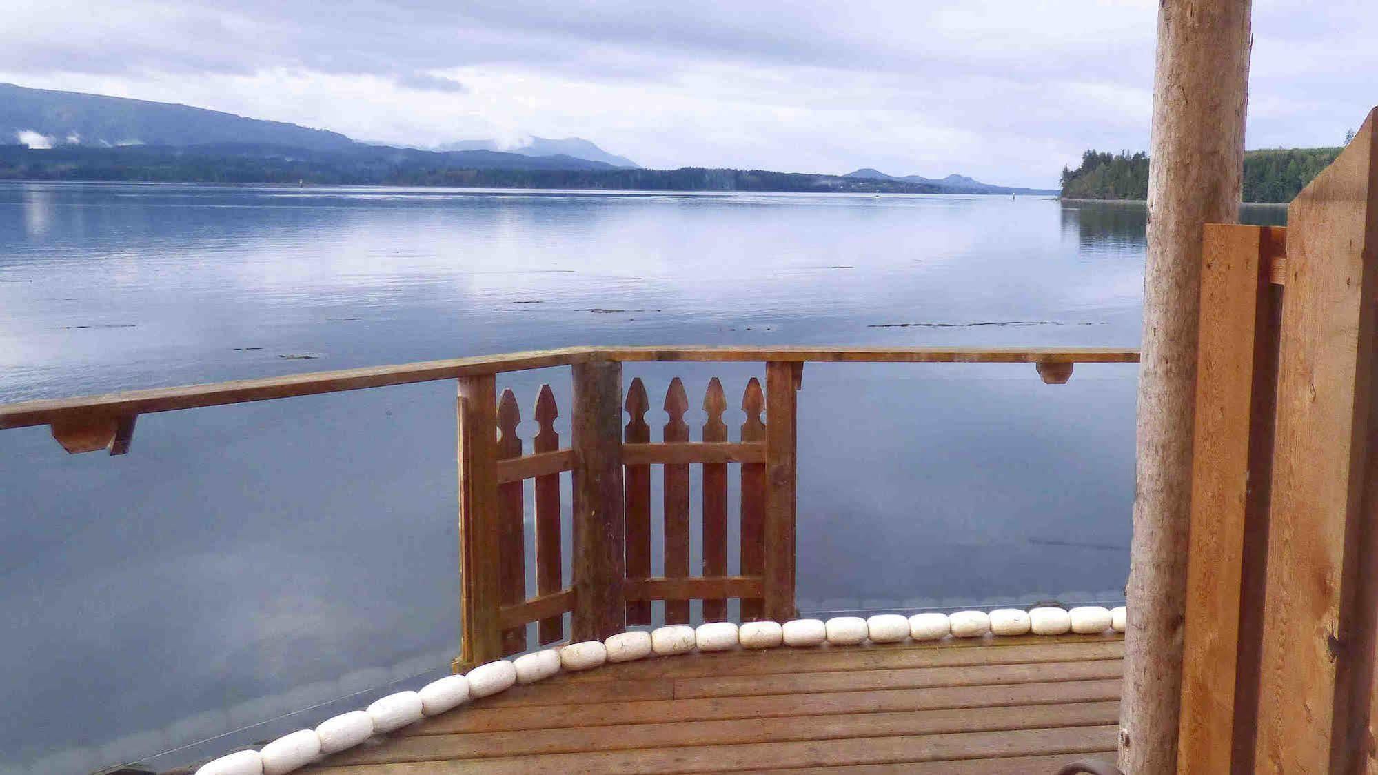 Seine Boat Inn Alert Bay Luaran gambar