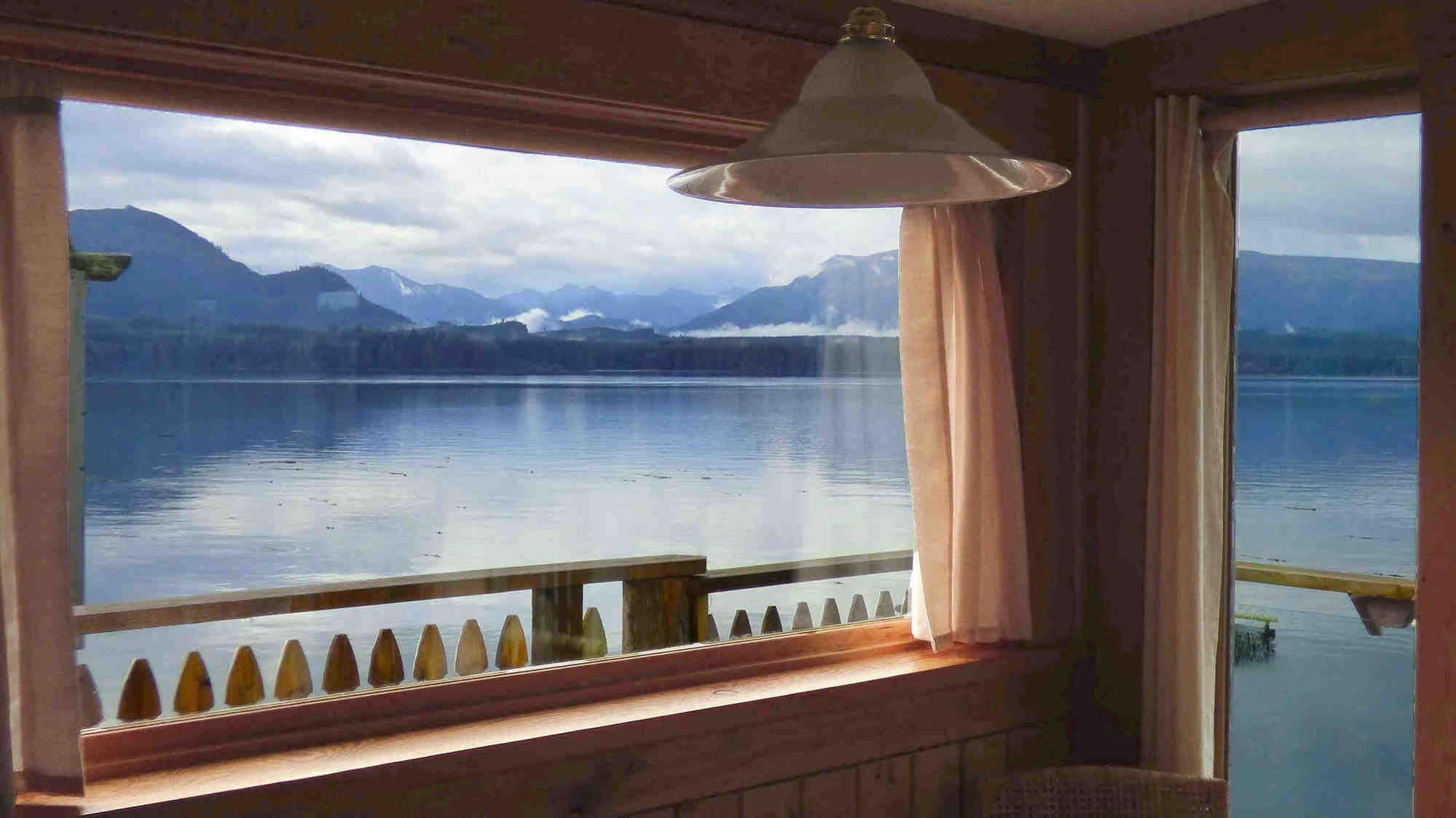 Seine Boat Inn Alert Bay Luaran gambar
